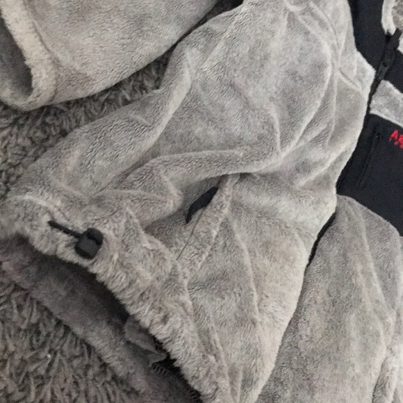 Abercrombie-grey furry jacket women’s - Picture 5 of 5